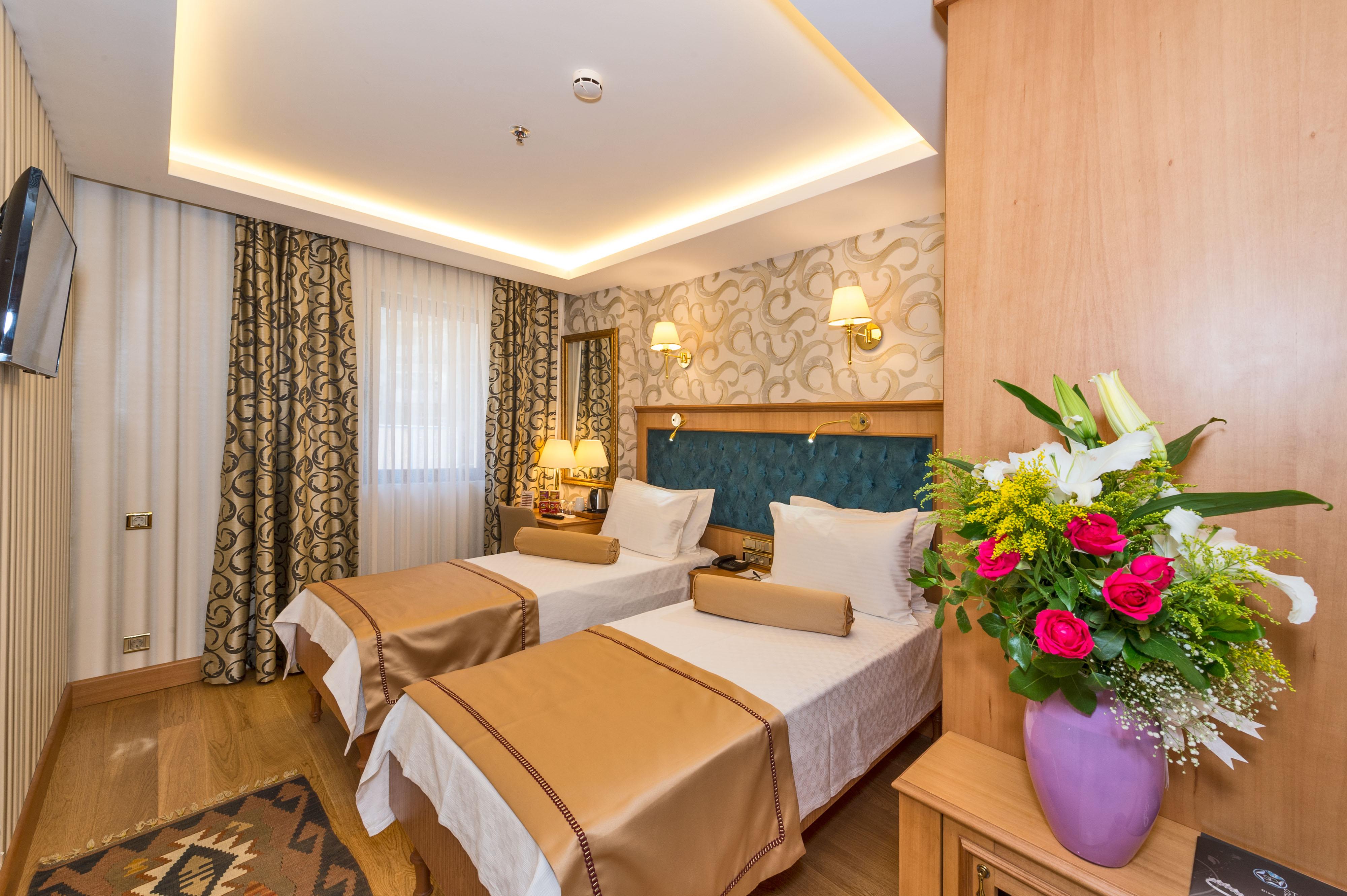 Aprilis Gold Hotel - Special Category Istanbul Exterior photo